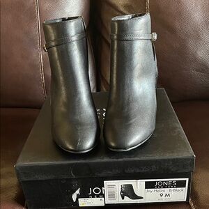 Jones New York Black Women's Ankle Boots